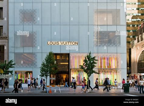 fifth avenue louis vuitton|Louis Vuitton store in manhattan.